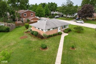 1032 Whitfield Rd in Northbrook, IL - Building Photo - Building Photo