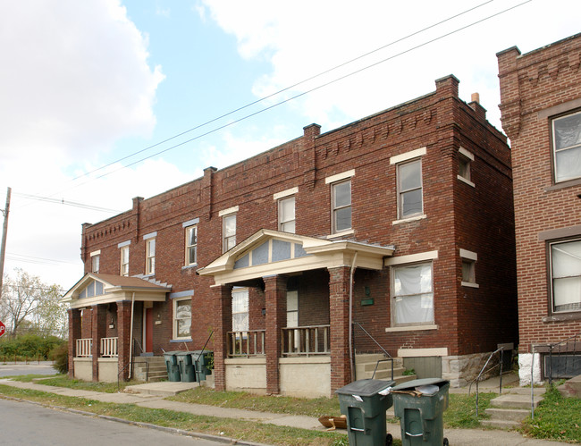 2-8 Reeb Ave in Columbus, OH - Foto de edificio - Building Photo