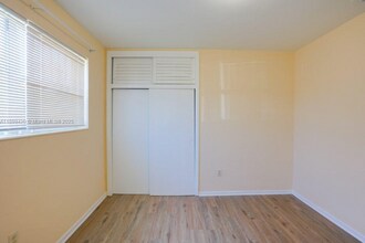 716 NE 7th St in Hallandale Beach, FL - Building Photo - Building Photo