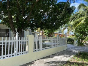 931 NW 34th Way in Fort Lauderdale, FL - Building Photo - Building Photo