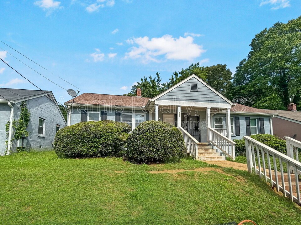 246 Rosser St SW in Atlanta, GA - Building Photo