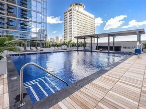 1388 Kapiolani Blvd, Unit Yuri Kim in Honolulu, HI - Foto de edificio - Building Photo