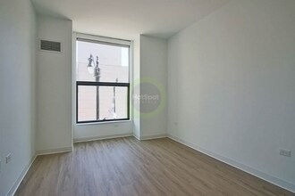 808 W Gladys Ave in Chicago, IL - Building Photo - Building Photo