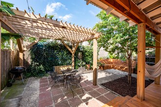 2826 Banks St in New Orleans, LA - Building Photo - Building Photo