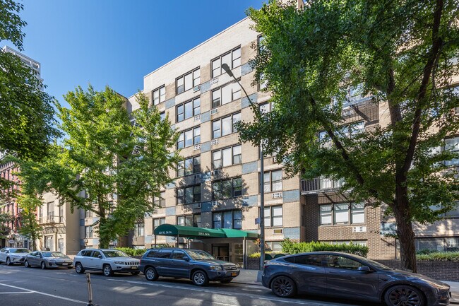 225 E 26th St in New York, NY - Foto de edificio - Building Photo
