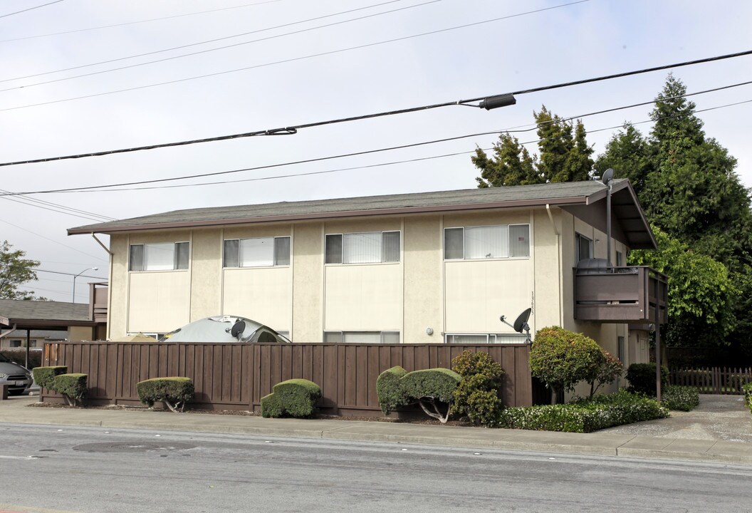 13655 Doolittle Dr in San Leandro, CA - Building Photo