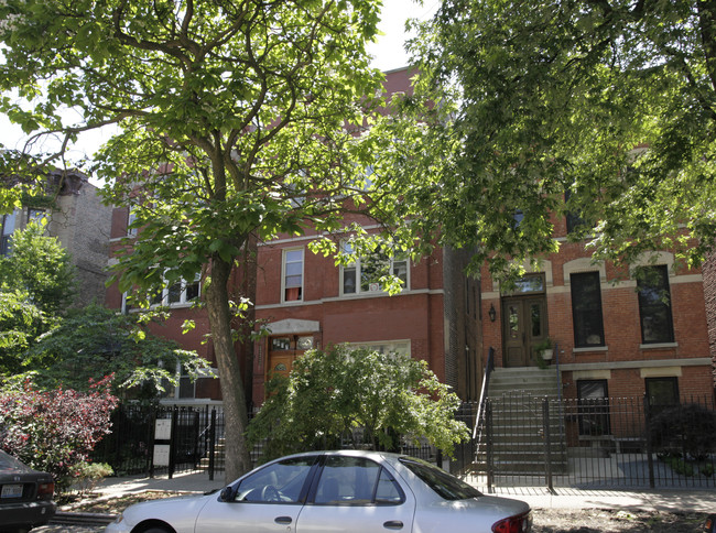 1917 W Evergreen Ave in Chicago, IL - Foto de edificio - Building Photo