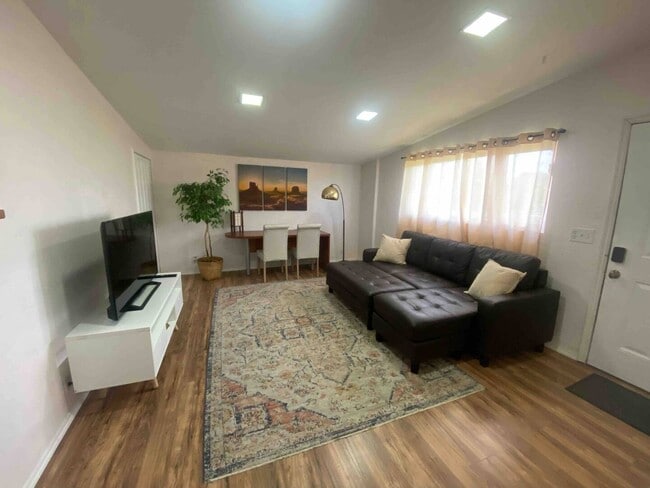 3191 W Tess Ave, Unit Studio in Salt Lake City, UT - Building Photo - Building Photo