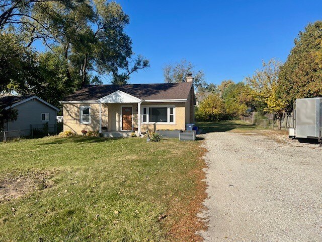 102 74th St in Darien, IL - Foto de edificio