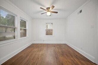4605 Harmon Ave in Austin, TX - Building Photo - Building Photo