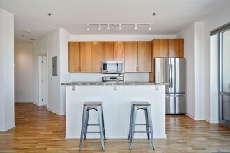 929 Portland Ave, Unit 436 in Minneapolis, MN - Building Photo - Building Photo
