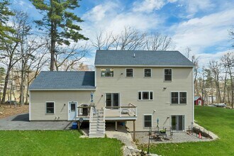 40 Mary Ann Ave in Salem, NH - Building Photo - Building Photo