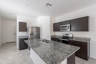 35337 W San Alvarez Ave in Maricopa, AZ - Building Photo - Building Photo