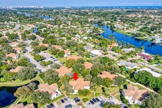 8137 Bridgewater Ct in West Palm Beach, FL - Building Photo - Building Photo