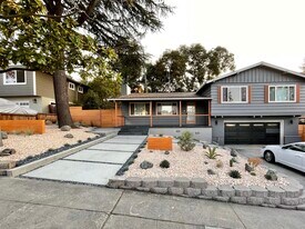 3662 Farm Hill Blvd in Redwood City, CA - Building Photo