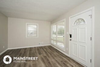 8300 Pandorea Dr in Louisville, KY - Building Photo - Building Photo