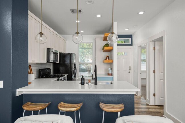 property at 1601 Miriam Ave