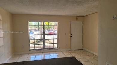 7155 Miami Lakes Dr in Miami Lakes, FL - Building Photo - Building Photo