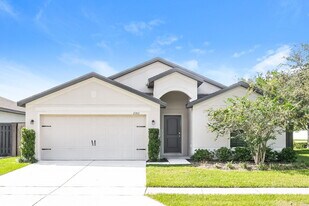 2353 Bracknell Forest Trail in Tavares, FL - Building Photo