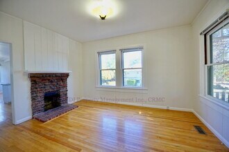 106 Redwood Ave in Corte Madera, CA - Building Photo - Building Photo