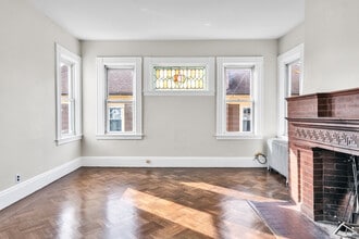 171 Norwood Ave in Cranston, RI - Foto de edificio - Building Photo