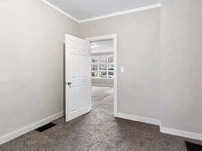 1018 Haskell Ave, Unit #3 in Rockford, IL - Building Photo - Building Photo
