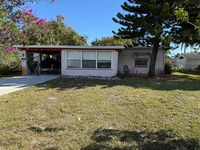 1601 NE Maureen Ct in Jensen Beach, FL - Building Photo - Building Photo