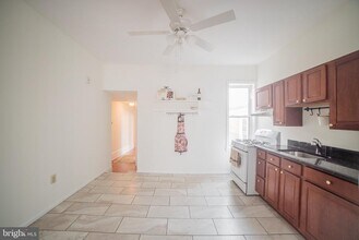 2422 Poplar St in Philadelphia, PA - Building Photo - Building Photo