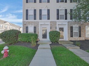 7209 Billy Goat Dr in New Albany, OH - Foto de edificio - Building Photo