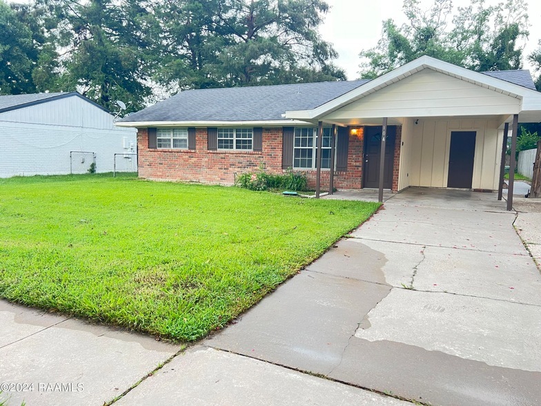 104 Sorority Dr, Unit 202O in Lafayette, LA - Building Photo