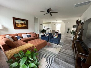 208 Prairie Falcon Wy in Leander, TX - Building Photo - Building Photo