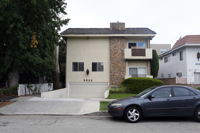 3633 Empire Dr in Los Angeles, CA - Foto de edificio - Building Photo