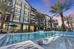 Elan Crown Point in Ocoee, FL - Building Photo