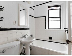 64 Queensberry St in Boston, MA - Building Photo - Building Photo