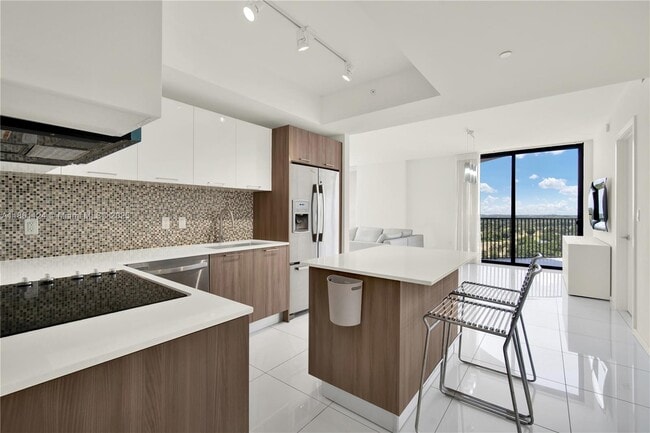 5300 Paseo Blvd in Doral, FL - Building Photo - Building Photo