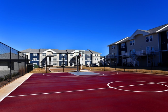Ave at Norman in Norman, OK - Foto de edificio - Building Photo