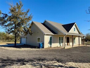 1353 Red Town Rd in Elgin, TX - Building Photo - Building Photo