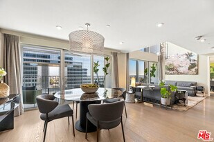 2025 Ave of the Stars in Los Angeles, CA - Building Photo