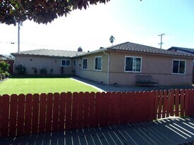 816 E North Ave in Lompoc, CA - Building Photo