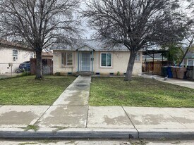 709 Francis St in Bakersfield, CA - Building Photo