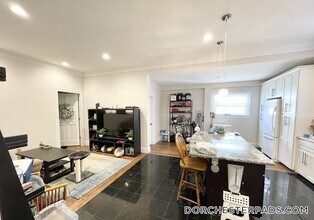 32 Sumner St in Boston, MA - Building Photo - Building Photo