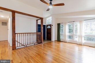 6609 Bowie Dr in Springfield, VA - Building Photo - Building Photo