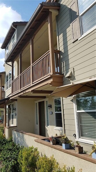 908 N Acacia Ct, Unit 8 in Azusa, CA - Building Photo - Building Photo