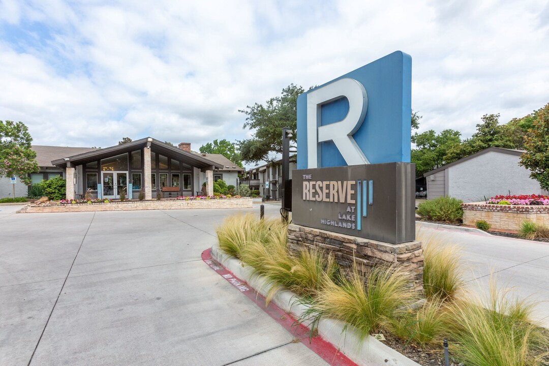 The Reserve at Lake Highlands in Dallas, TX - Building Photo