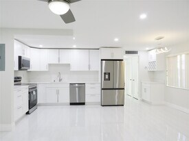 343 Normandy Ln in Delray Beach, FL - Building Photo