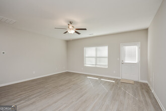 65 Tamalynn Trl in Covington, GA - Building Photo - Building Photo