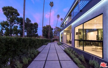 12720 Montana Ave in Los Angeles, CA - Building Photo - Building Photo