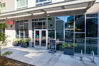 AXIS on Eleventh in Los Angeles, CA - Building Photo - Building Photo