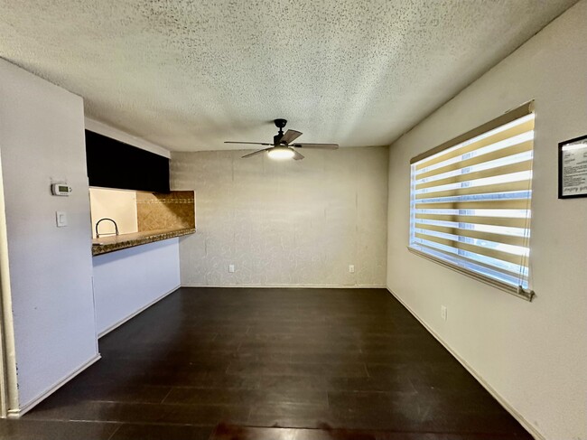 8915 McPherson Rd in Laredo, TX - Building Photo - Building Photo