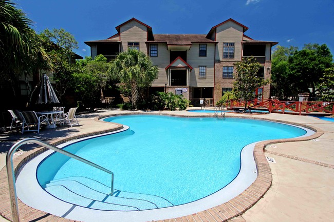 Boardwalk Apartments in Tampa, FL - Building Photo - Building Photo